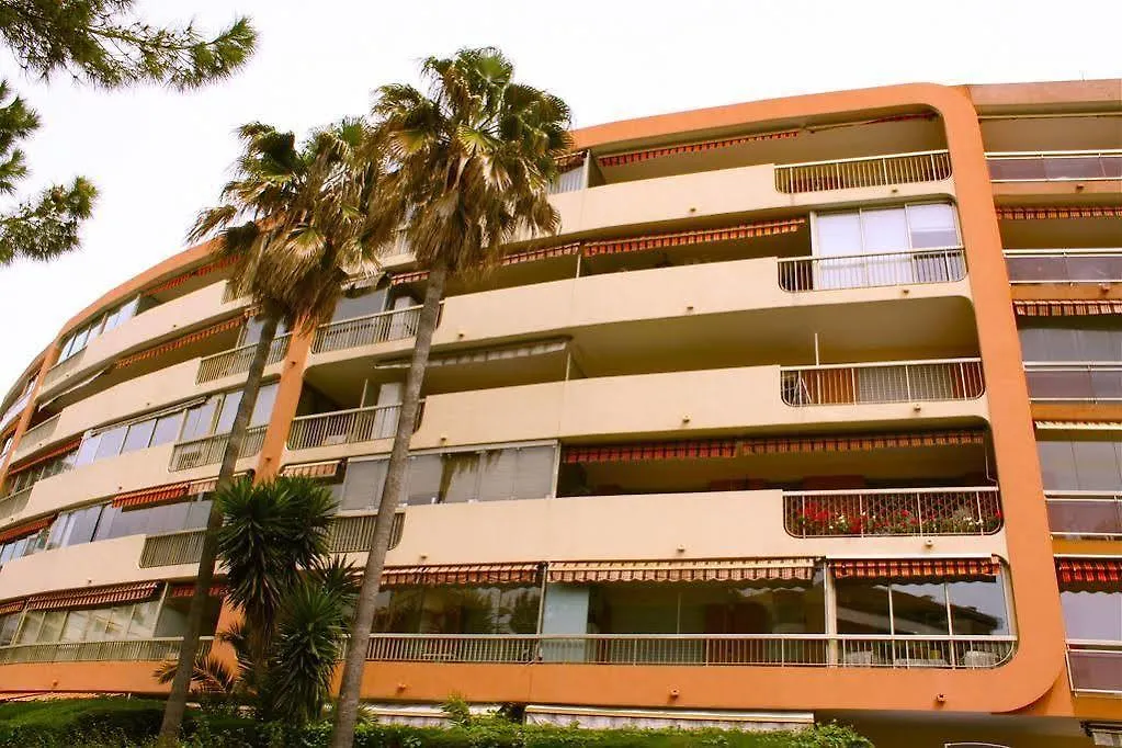 Mercure Cannes 0*,